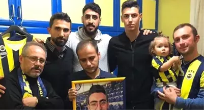 Fenerbahçeli Futbolcular, Koray Şener'in Ailesini Ziyaret Etti