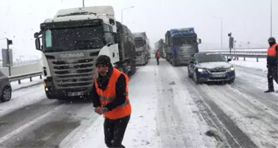 İstanbul'da Kar Esareti! TEM Edirne İstikameti Kapandı, Tüm Vapur Seferleri İptal