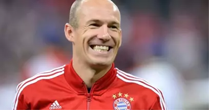 Hollandalı Futbolcu Arjen Robben, Bayern Münih'le Sözleşmesini 1 Yıl Daha Uzattı