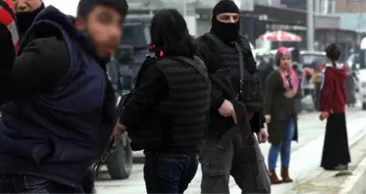 Polisi Görünce Kaçan PKK'lı Yakalandı