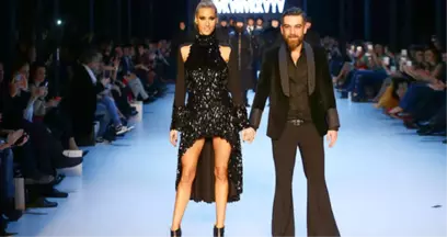 New York Moda Haftasına, 2 Çocuk Annesi Çağla Şıkel'in Fiziği Damga Vurdu