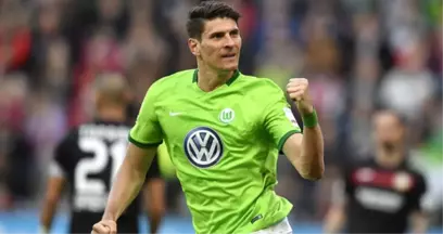 Mario Gomez'in 7 Dakikada 3 Gol Attığı Maçta Wolfsburg Beraberliği Kurtardı