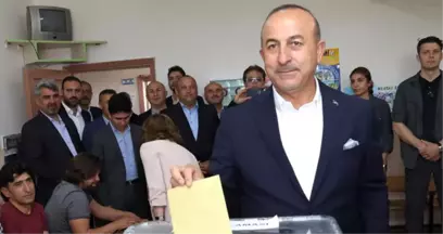 Çavuşoğlu'nun Sandığından 'Evet' Çıktı