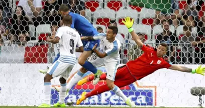 Musleralı Uruguay, Hazırlık Maçında İtalya'ya 3-0 Mağlup Oldu