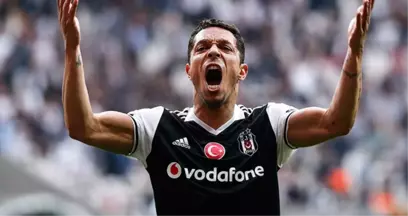 İki Çin Takımı, Beşiktaşlı Adriano İçin 28 Milyon TL'yi Gözden Çıkardı