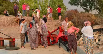 Çanakkale'de Korkutan Yangın! Alevler Büyüyünce Bir Köy Boşaltıldı