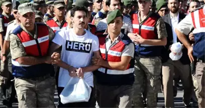 Hero Yazılı Tişörtlerin Talimatı Darbe Girişiminden 1 Ay Sonra Verilmiş