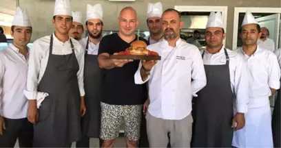 Çeşme 240 TL'lik Hamburgeri Görenler Şaşkınlık Yaşıyor