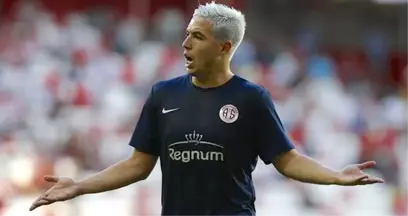 Antalyasporlu Taraftarlar, Yıllık 7 Milyon Euro Kazanan Nasri'yi Islıkladı