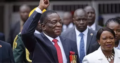 Zimbabve'nin Yeni Lideri Emmerson Mnangagwa, Stadyumda Yemin Etti