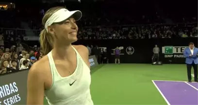 Türk Taraftar, Maçta Sharapova'ya Seslendi: Benimle Evlenir Misin?