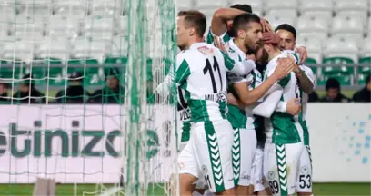 Atiker Konyaspor, Sahasında Kardemir Karabükspor'u 2-0 Mağlup Etti