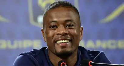 Galatasaray'da Patrice Evra'nın Transferine Gomis Kefil Oldu