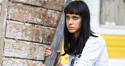 Makineye Bağlı Yaşayan Oyuncu Jessica Falkholt'un Ailesinin İsteğiyle Yaşamına Son Verildi