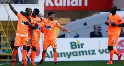 Aytemiz Alanyaspor Evinde Bursaspor'u 3-1 Mağlup Etti