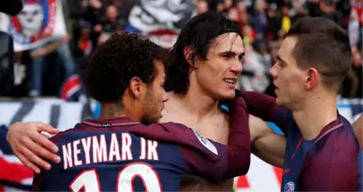 Edinson Cavani Tarihe Geçti, PSG Sahasında Montpellier'i 4-0 Mağlup Etti