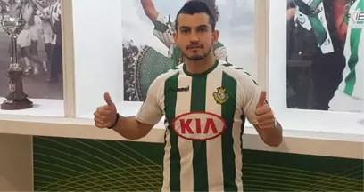 Vitoria Setubal, Galatasaray'dan Gelen Emrah Başsan'ı, Kurtarıcı Olarak Karşıladı