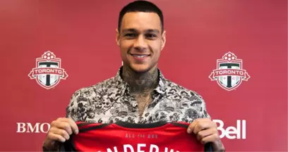 Fenerbahçe'nin Eski Futbolcusu Van Der Wiel, Toronto FC'ye Transfer Oldu