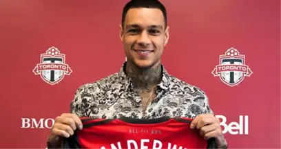 Van Der Wiel, Yeni Takımına İmzayı Atıp Fenerbahçe'yi Bombaladı