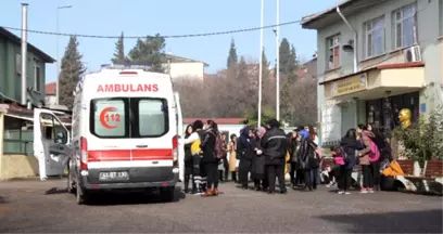 Kocaeli'de Bir Lisede Boyadan Etkilenen 17 Öğrenci Hastanelik Oldu