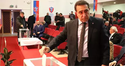 Kardemir Karabükspor'da Başkan ve Yönetimi Görevi Bırakıyor