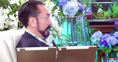 Adnan Oktar'ın Karşısına Bu Kez Kedicikler Yerine Nevşin Mengü Oturdu