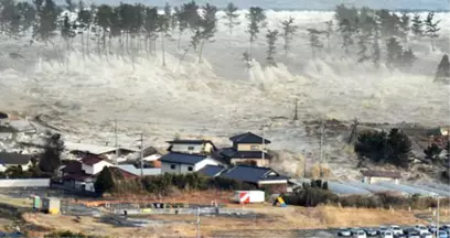 7,5 Büyüklüğünde Depremle Sarsılan Papua Yeni Gine'de Tsunami Uyarısı Yapıldı