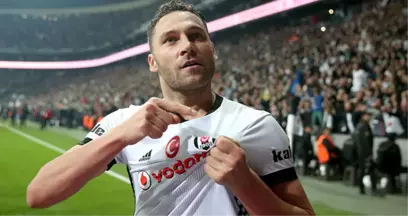 Beşiktaş'ta Dusco Tosic, 30'uncu Saniyede Sarı Kart Gördü