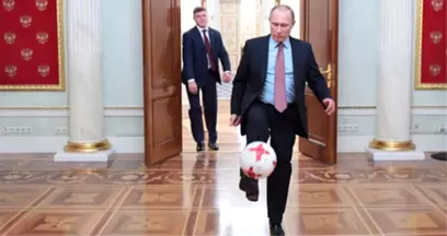 Putin ve FIFA Başkanı'nın Kremlin'de Futbol Oynadığı Görüntüler Ortaya Çıktı