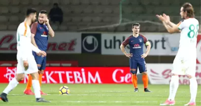 Medipol Başakşehir, Deplasmanda Alanyaspor'a 4-1 Yenildi