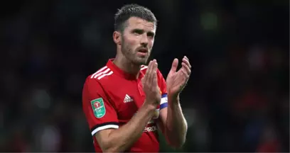 Manchester United'ın Yıldızı Michael Carrick, Sezon Sonunda Futbolu Bırakıyor