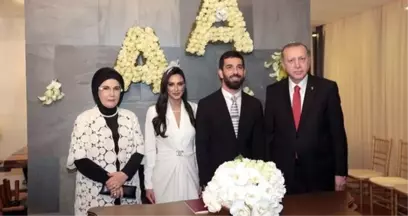 Arda Turan ile Aslıhan Doğan'ın Düğün Detayları Ortaya Çıktı! Erdoğan, Çift Bilezik Taktı