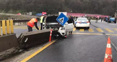 Bolu Dağı'nda Virajı Alamayan Otomobil Bariyere Çarptı: 2 Yaralı