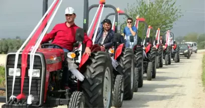 15 Traktörle Gelini Almaya Giden Damadı Görenler Hayran Kaldı