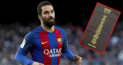 Barcelona, Arda Turan'ın İsmini Şampiyonluk Tişörtüne Geç de Olsa Yazdırdı