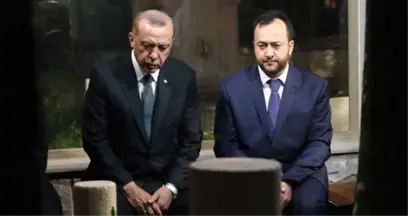 Erdoğan, Arvasi Hazretleri'nin Kabrini Ziyaret Edip Kur'an Okudu