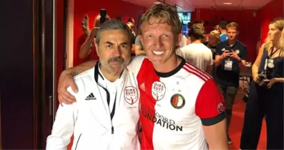 Hollandalı Yıldız Dirk Kuyt, Fenerbahçe'ye Yardımcı Hoca Olabilir