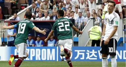 Genç Futbolcu Lozano'nun Almanya'ya Attığı Golden Sonra Mexico City'de Deprem Oldu