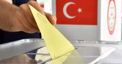 Sandık Görevlisi Mükerrer Oy Kullanmaya Çalışırken Suçüstü Yakalandı