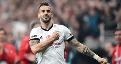 Beşiktaş Teknik Direktörü Şenol Güneş, Negredo'ya 