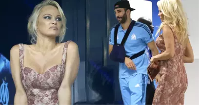 Ünlü Futbolcu Adil Rami'den Evlilik Teklifi Alan Model Pamela Anderson Fransa'yı Terk Etti