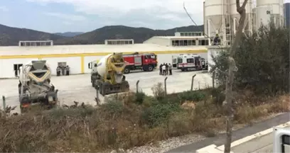 İzmir'de Genç İşçi, Temizlemek İçin İçine Girdiği Beton Makinesinin Aniden Çalışması Üzerine Hayatını Kaybetti