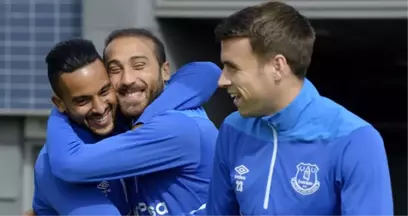 Everton'ın Eski Futbolcusu Kevin Campbell'dan Cenk Tosun'a Övgü Dolu Sözler