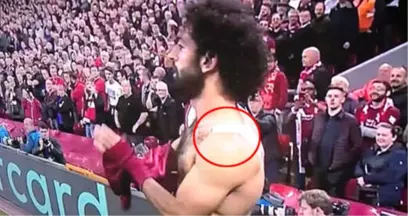 Liverpool'un Yıldızı Salah'ın Sakatlığı, Formasını Çıkarmasıyla Ortaya Çıktı