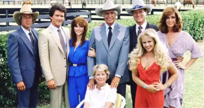 Dallas Dizisinde J.R Ewing'i Seslendiren Oytun Şanal Hayatını Kaybetti