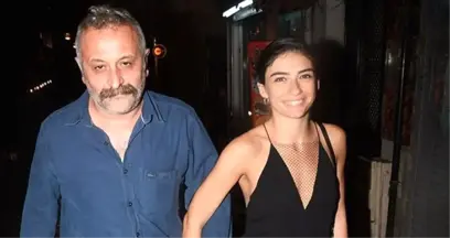 Ünlü Yönetmen Onur Ünlü ve 20 Yaş Küçük Sevgilisi Hazar Ergüçlü Yine Yakalandı