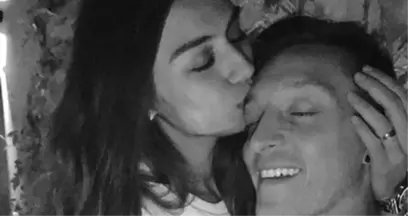 Mesut Özil'in Nişanlısı Amine Gülşe'den, Romantik Doğum Günü Paylaşımı!