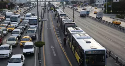 İstanbul'da Bugün Çok Sayıda Yol Trafiğe Kapatıldı! İşte Alternatif Güzergahlar