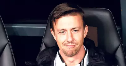 Real Madrid, Guti'yi Teknik Direktörlüğe Getirmeyi Düşünüyor