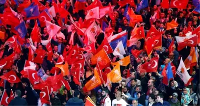 AK Parti Bayburt Belediye Başkan Adayı Fatih Yumak Olunca Bazı Partililer İstifa Etti